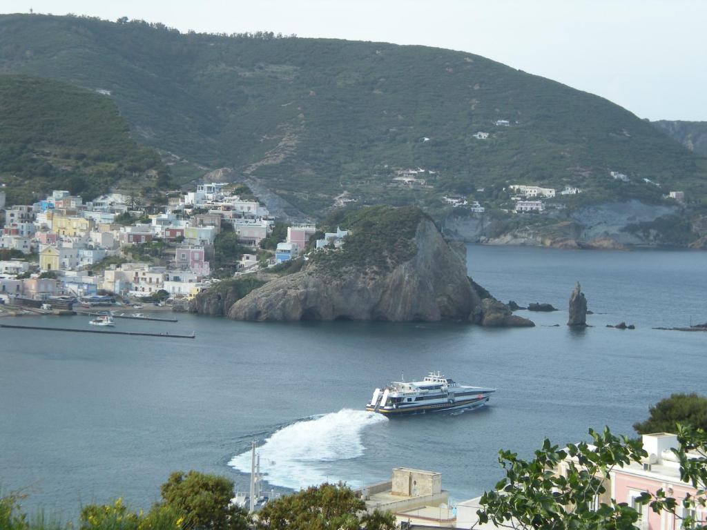 Villa Pina Ponza Exterior photo